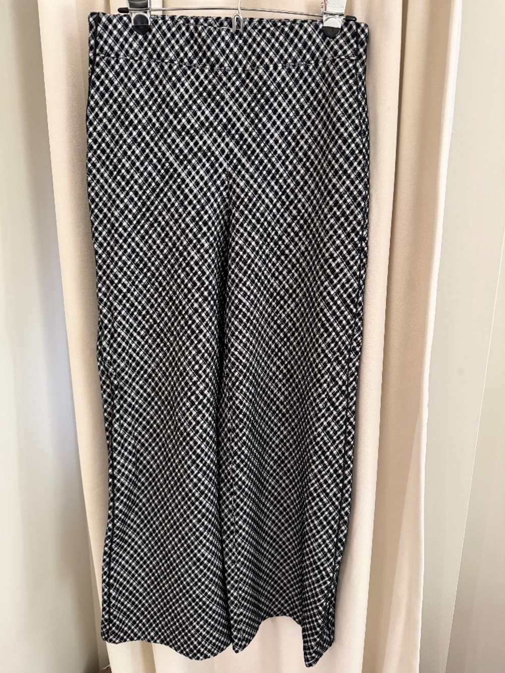 Spanx Houndstooth Print pull-on wide-leg pants w/ black piping - sz Medium